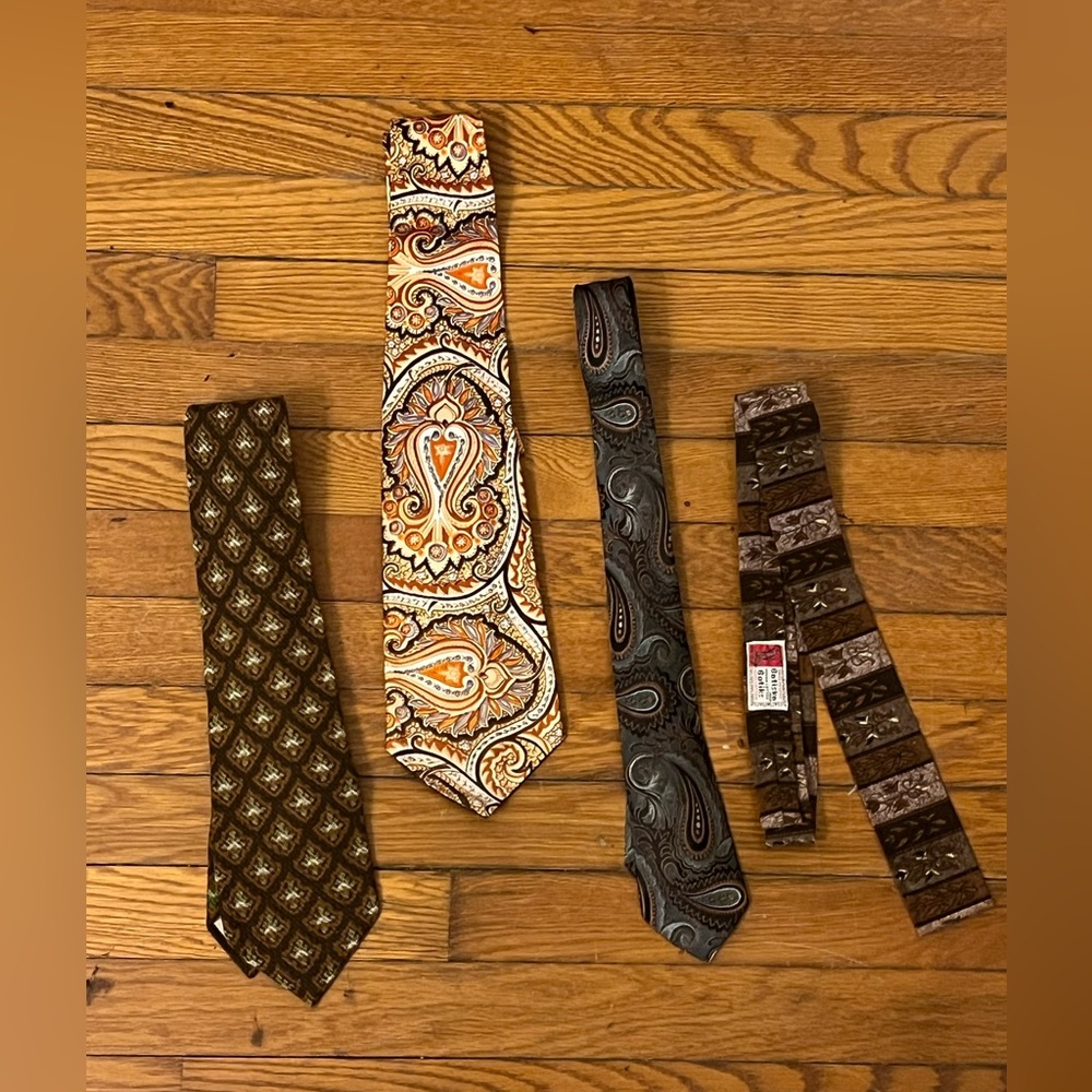 LOT of vintage 70’s-80’s ties